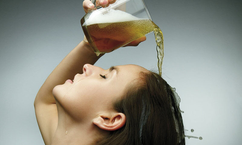 Dùng sữa gạo và mật ong giúp dưỡng tóc mềm mượt